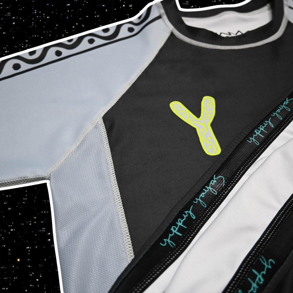 FLOWTEK™ Rash Guard - Black & Grey