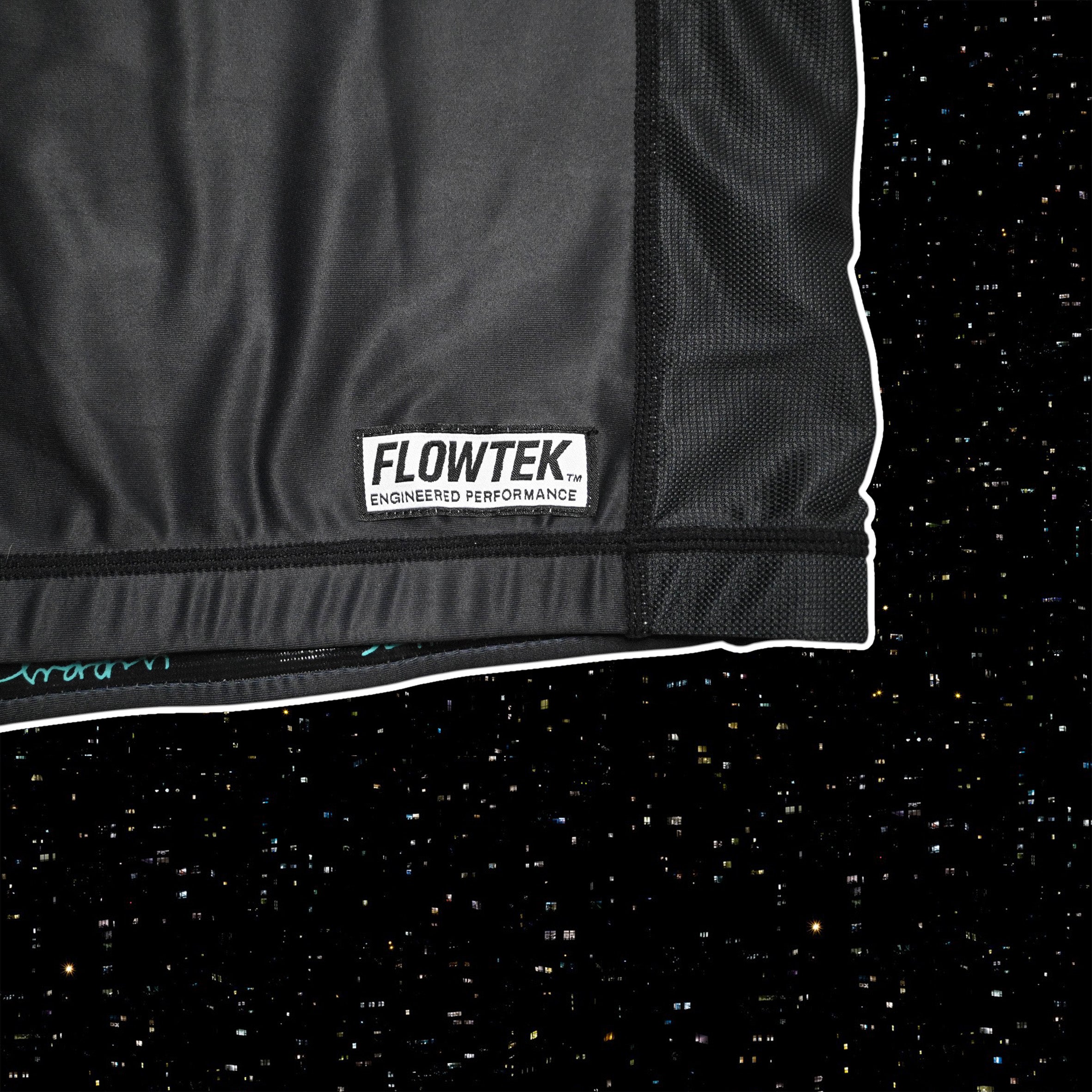 FLOWTEK™ Rash Guard - Black Long Sleeve